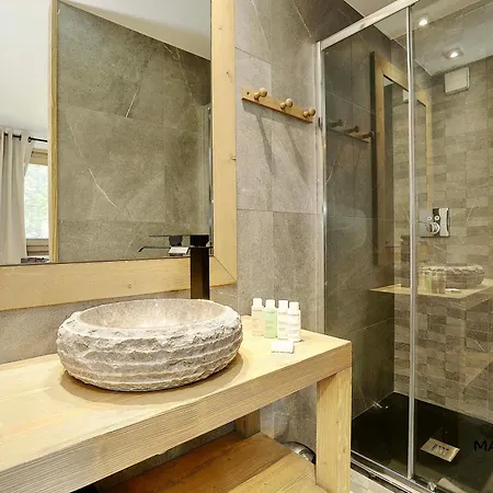 Charmant Demi-chalet Renove, 3 Chambres, Cheminee, Parking, Pres Des Pistes Et Aquamotion A - Fr-1-664-28 Chalet *